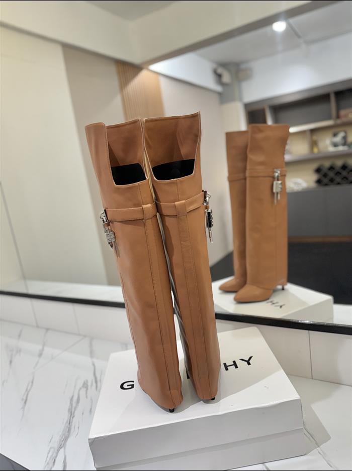 20251128174450279 590